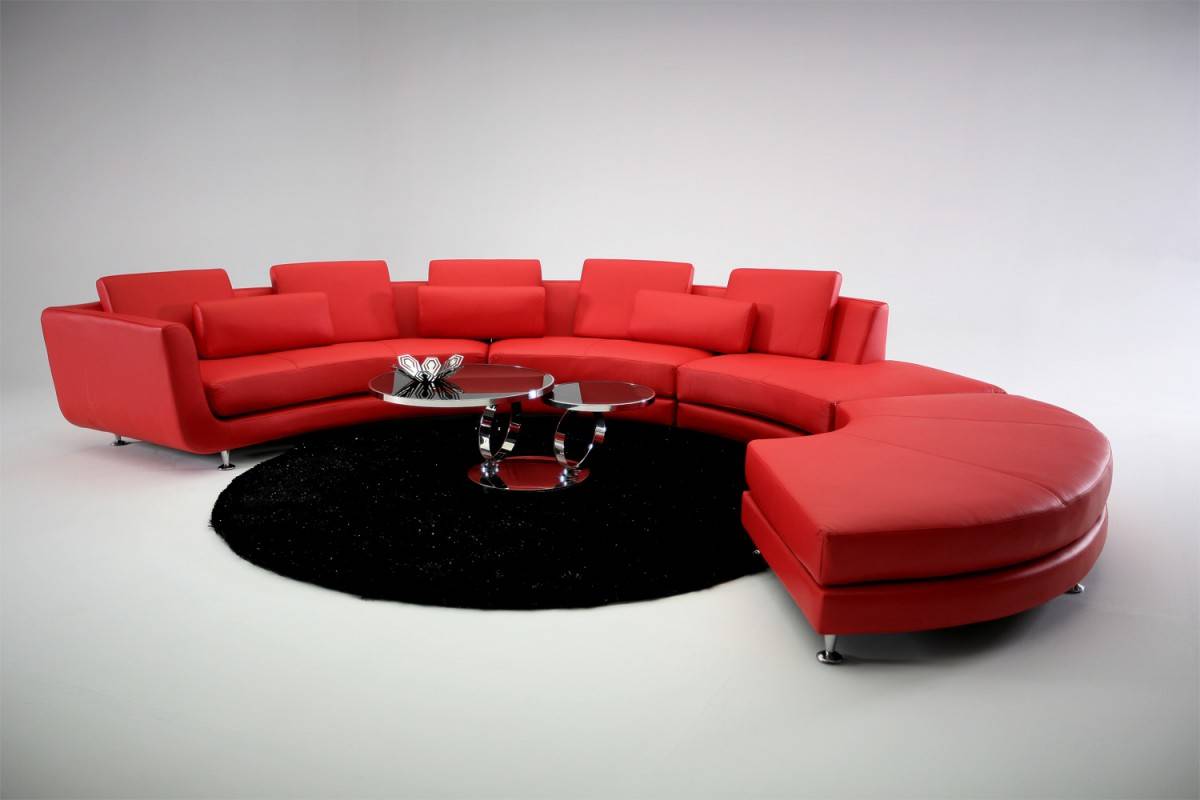 Полукруглый диван красный