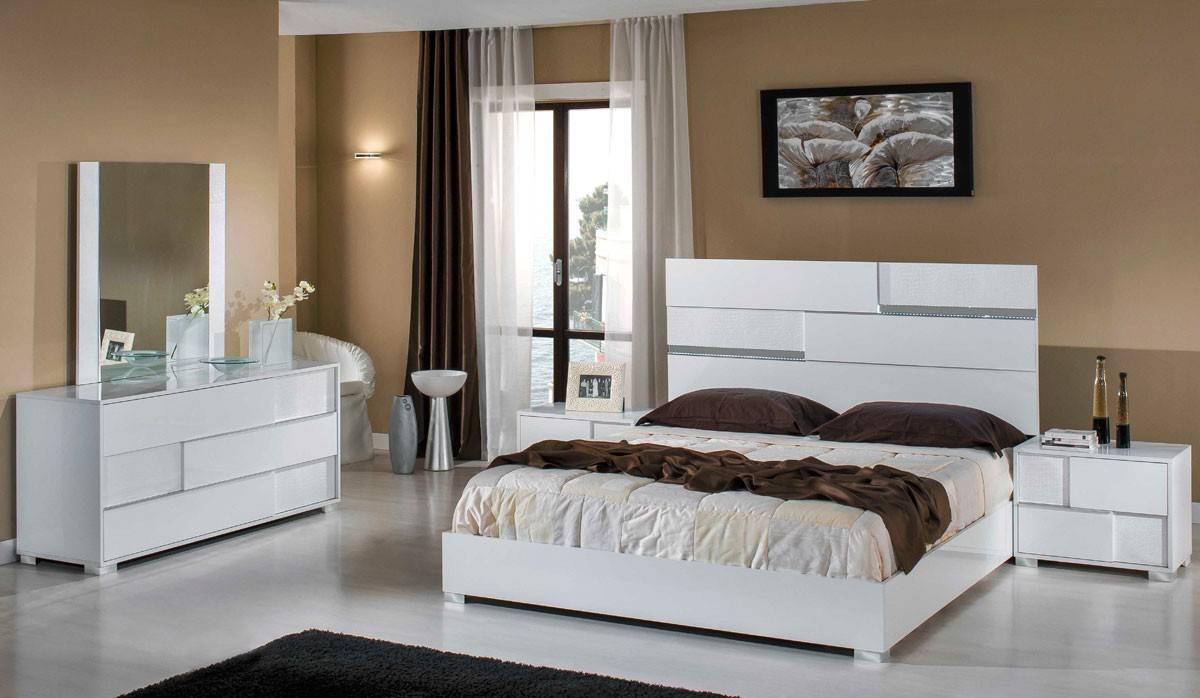 Extravagant Quality Modern Contemporary Bedroom Sets feat Light ...